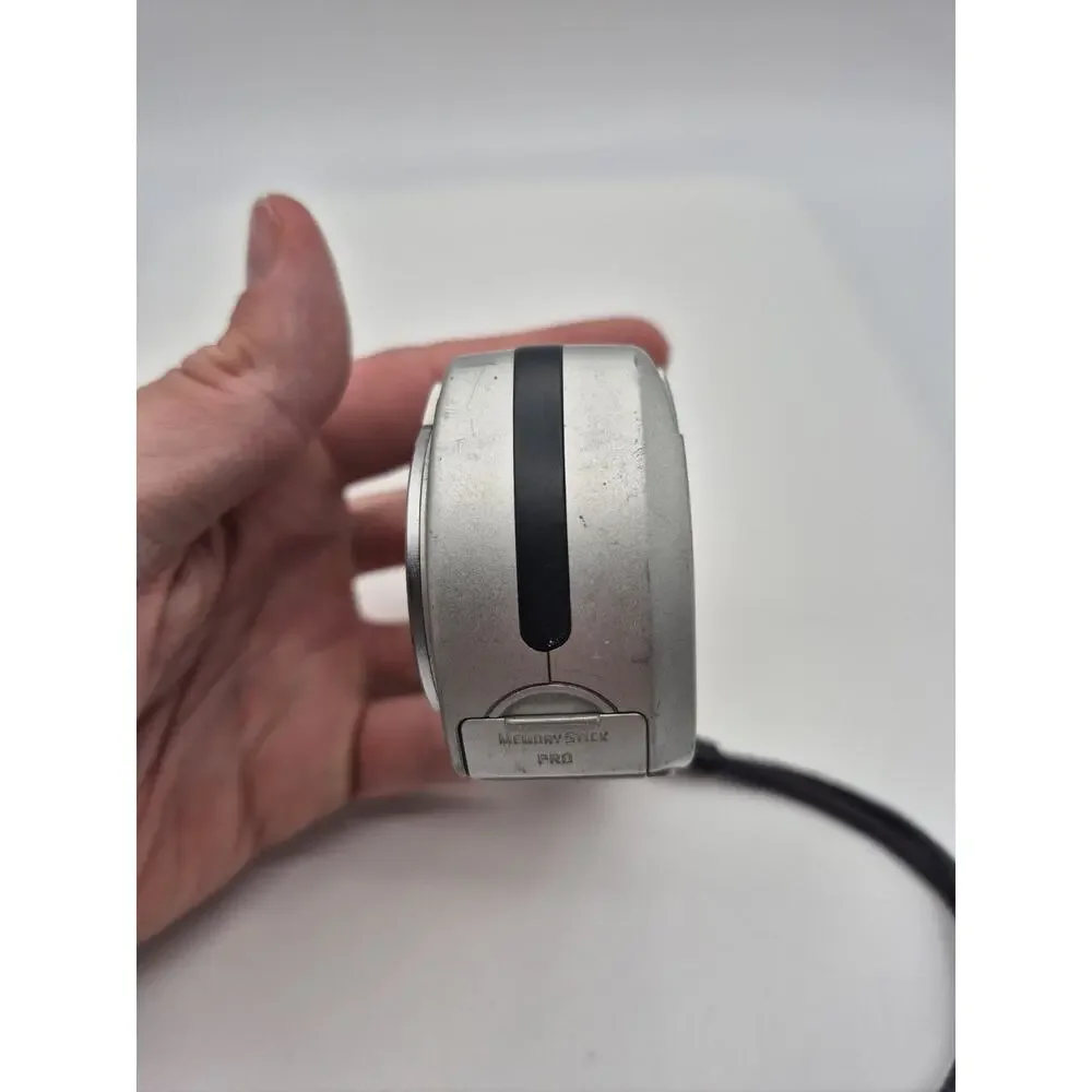 Sony Digital Camera Cybershot DSC-P32 3.2MP Silver For Parts Read Description